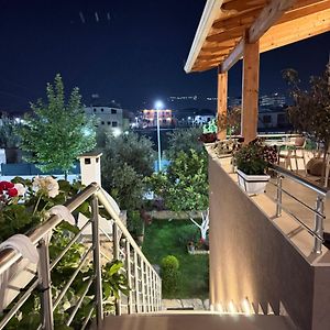 Maison Apartments